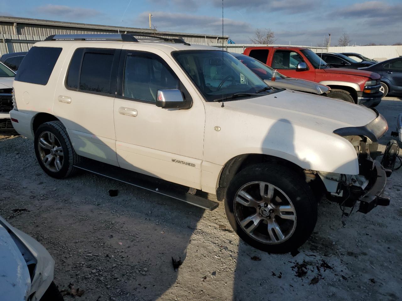 2010 Mercury Mountaineer - Image 4