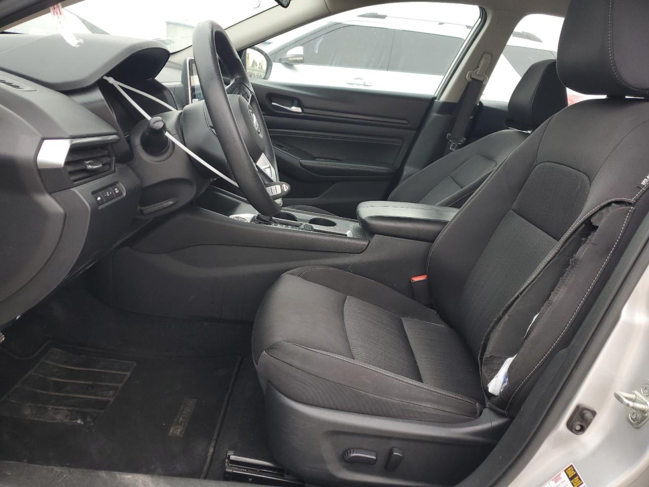 2020 Nissan Altima - Image 7