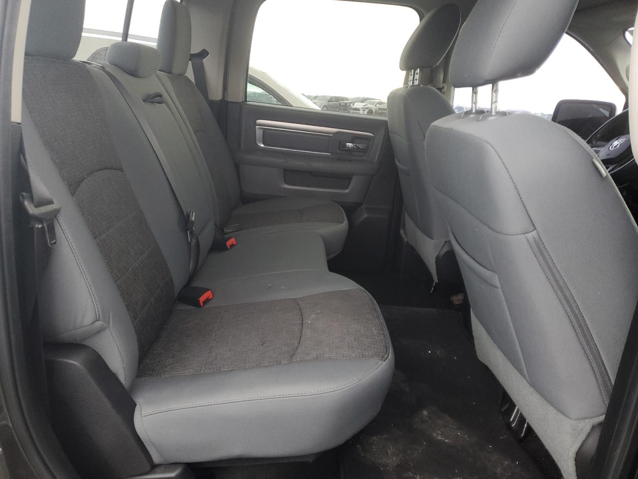 2016 RAM 1500 - Image 10