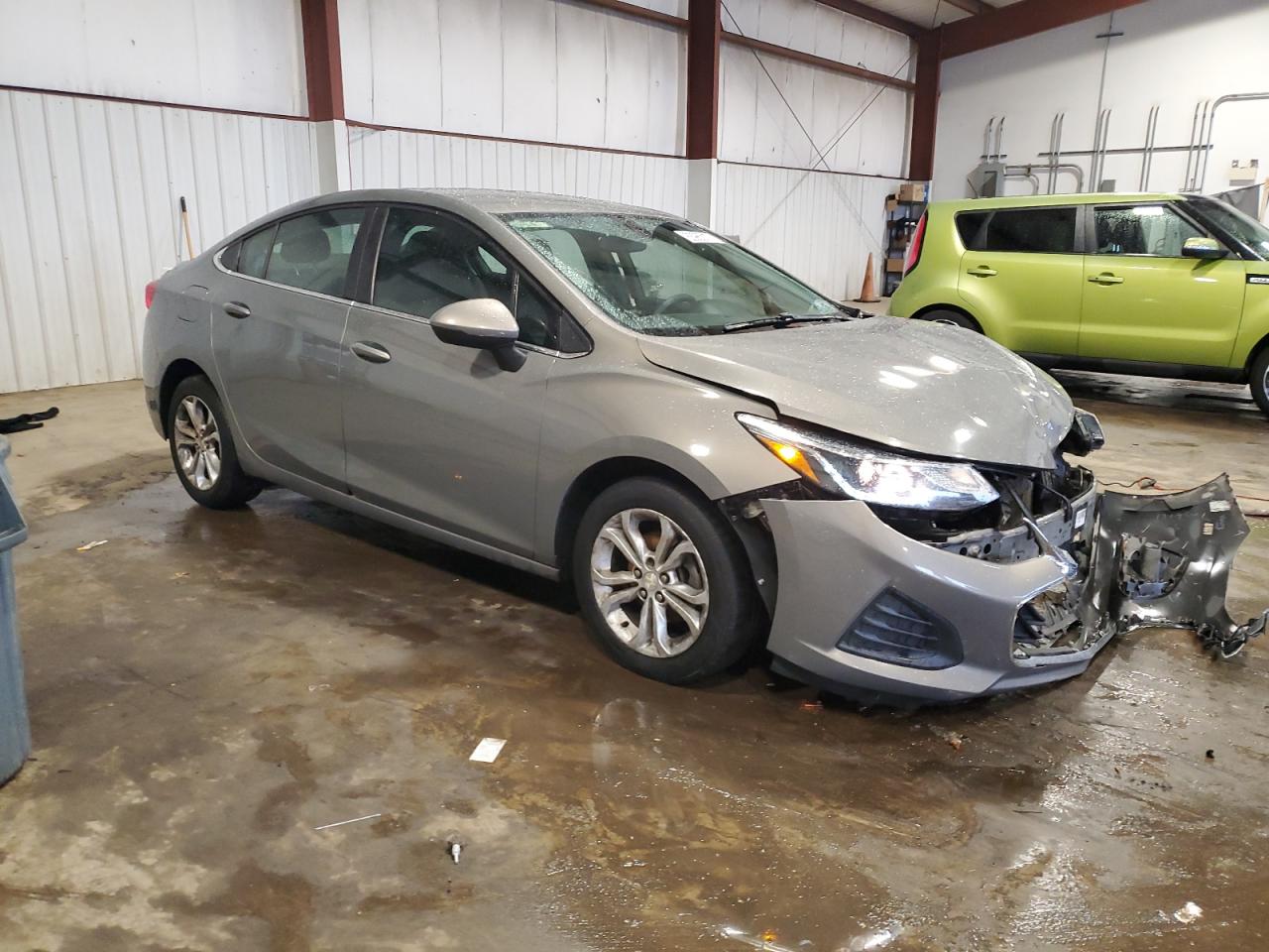 VIN 1G1BE5SM2K7133935 2019 CHEVROLET CRUZE no.4