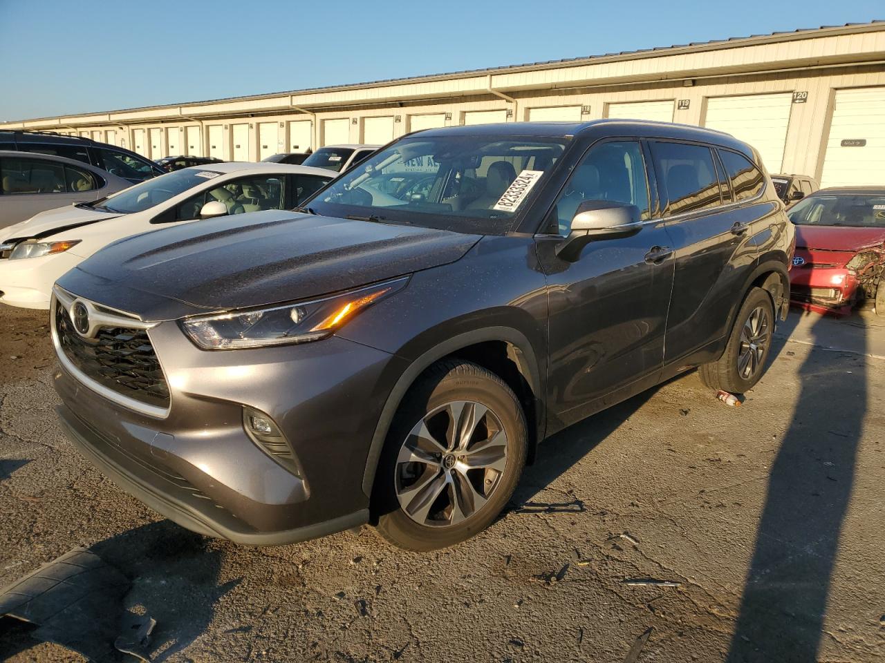 2021 Toyota Highlander - Image 1