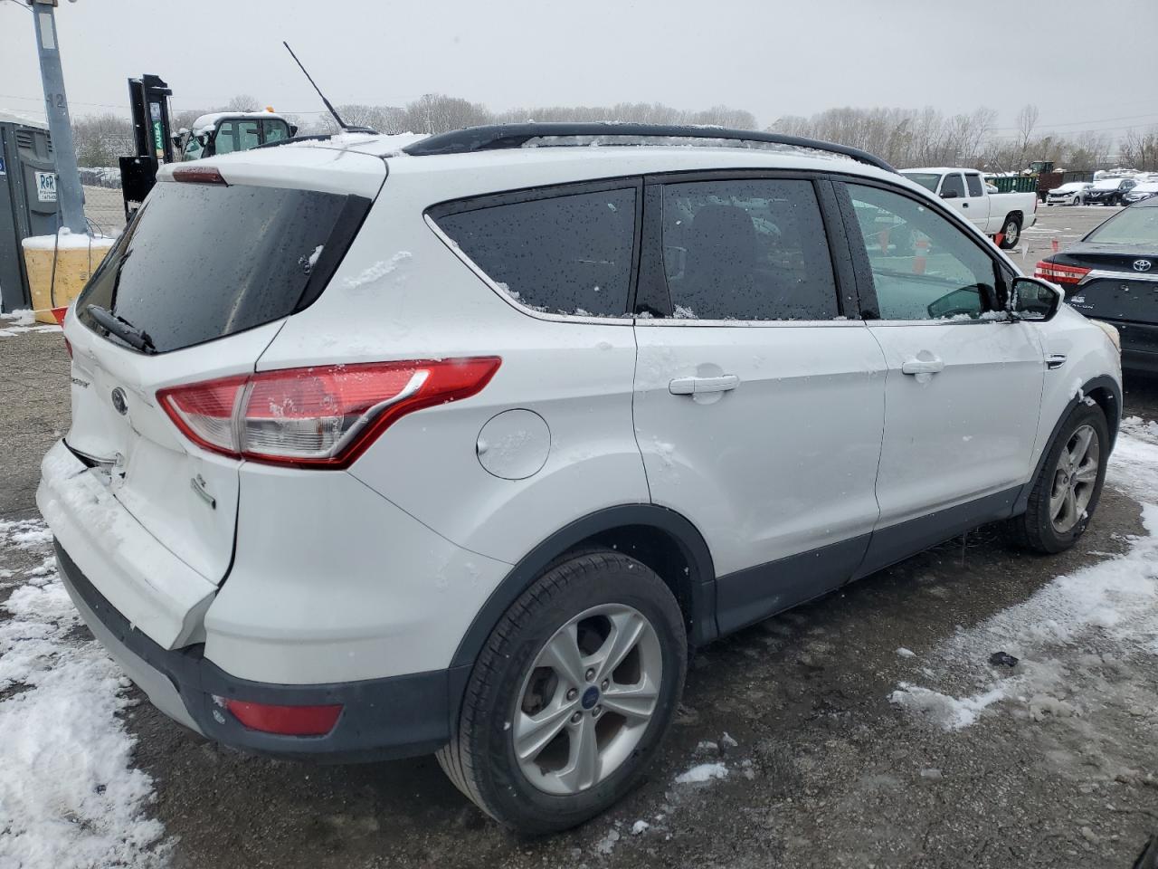 VIN 1FMCU0GX7EUB96888 2014 FORD ESCAPE no.3