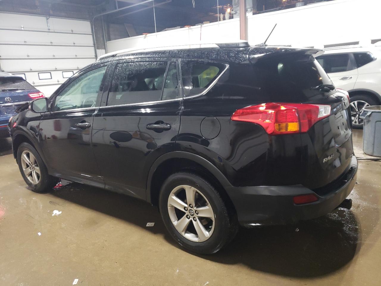 2015 Toyota RAV 4 - Image 2