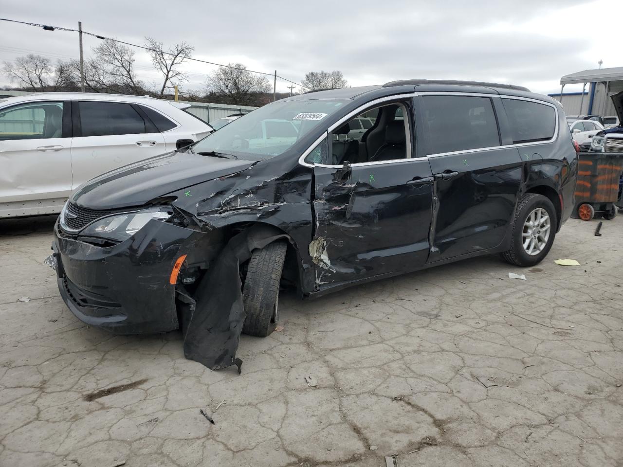 2020 Chrysler Voyager - Image 1