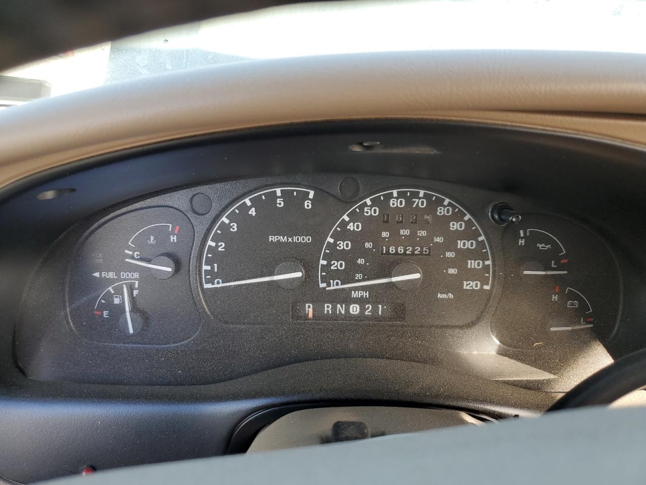 2000 Ford Explorer Eddie Bauer VIN: 1FMDU74E2YZB30465 Lot: 87244384