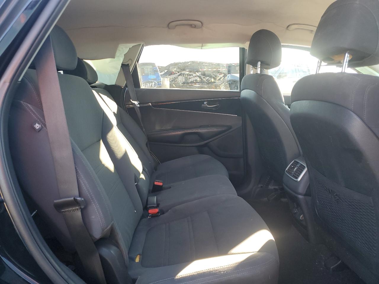 2017 Kia Sorento - Image 12