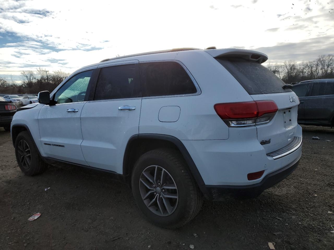 2018 Jeep Grand Cherokee - Image 2