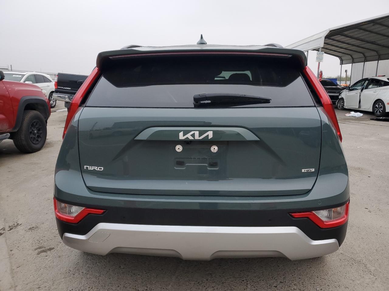 2023 Kia Niro - Image 6