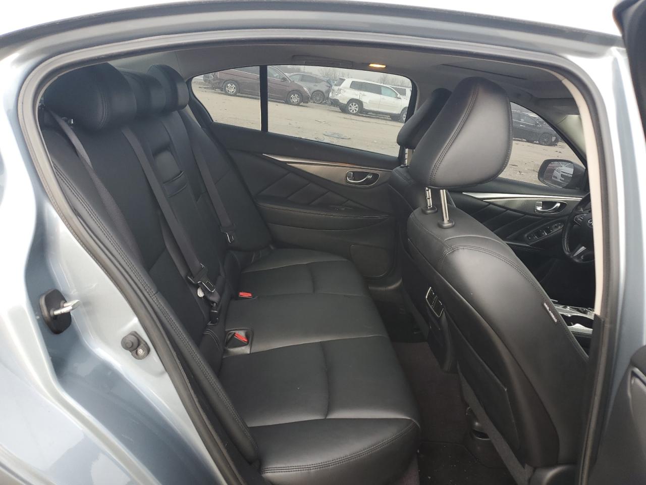 2015 Infiniti Q50 - Image 10