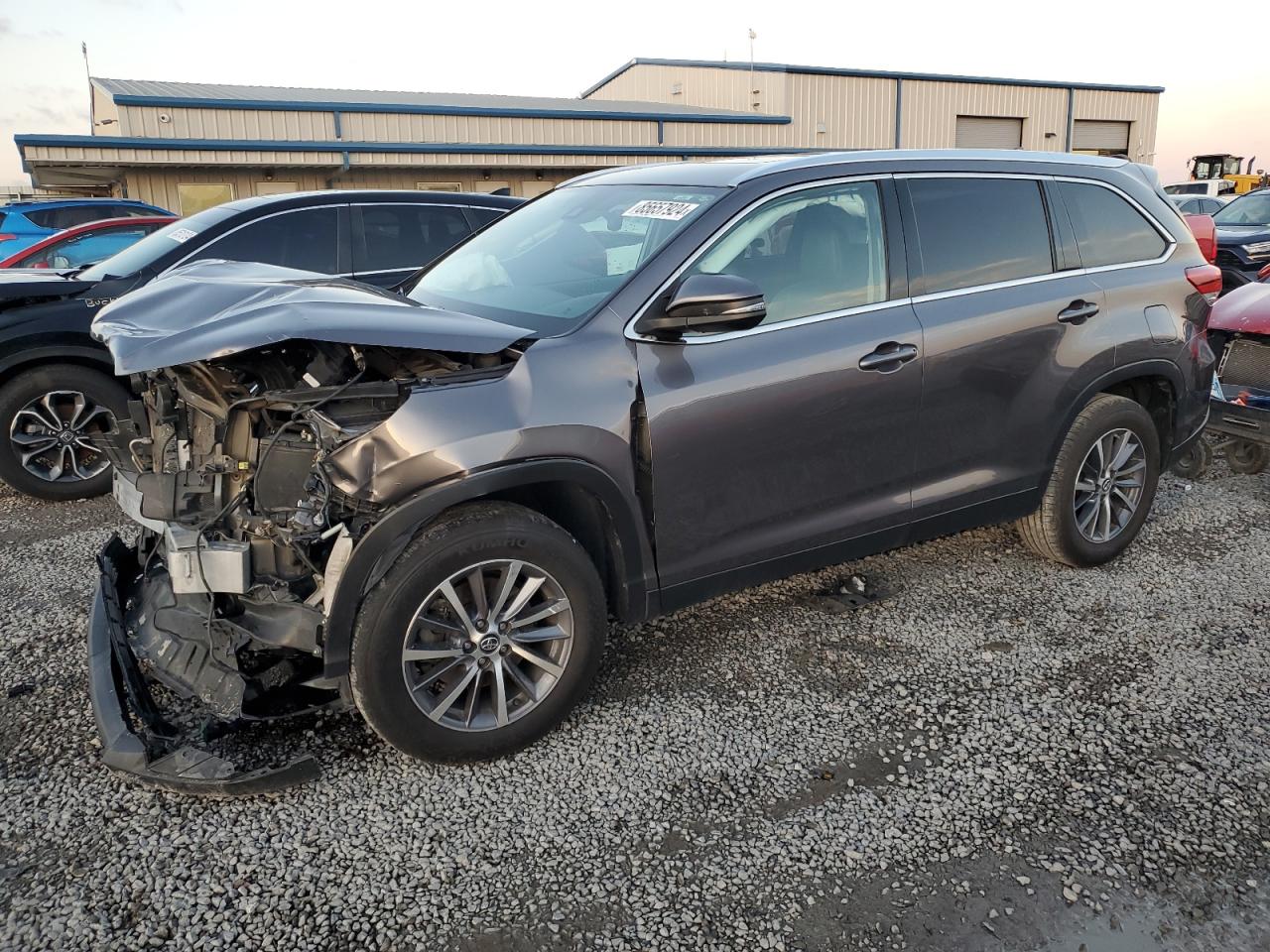 5TDKZRFH6KS551999 TOYOTA HIGHLANDER 2019