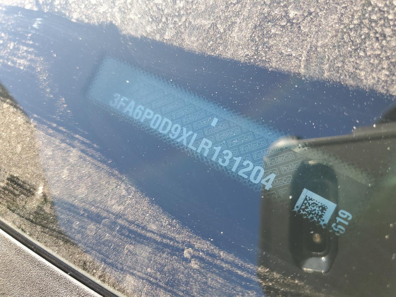 2020 Ford Fusion - Image 12