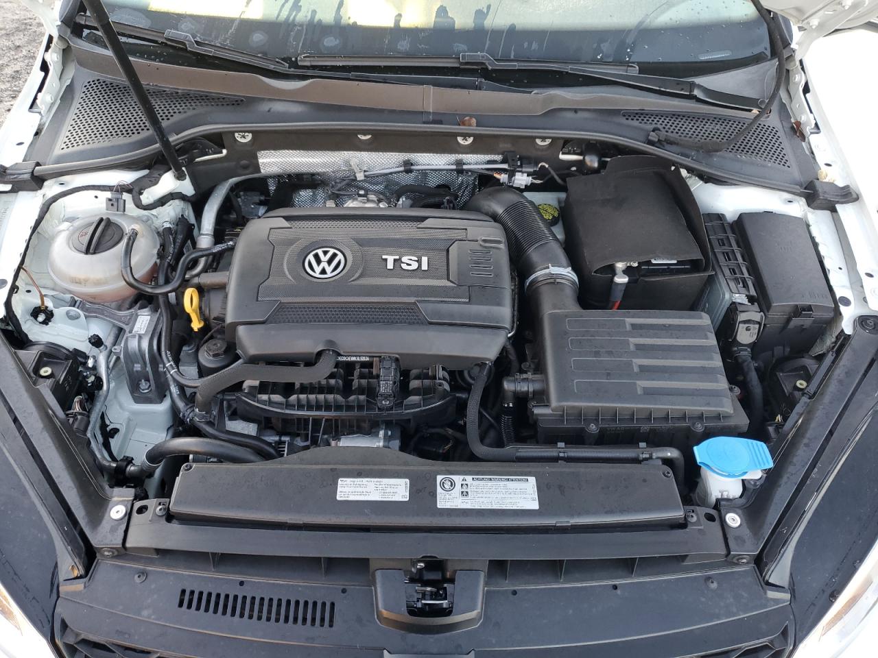 2017 Volkswagen GTI - Image 12