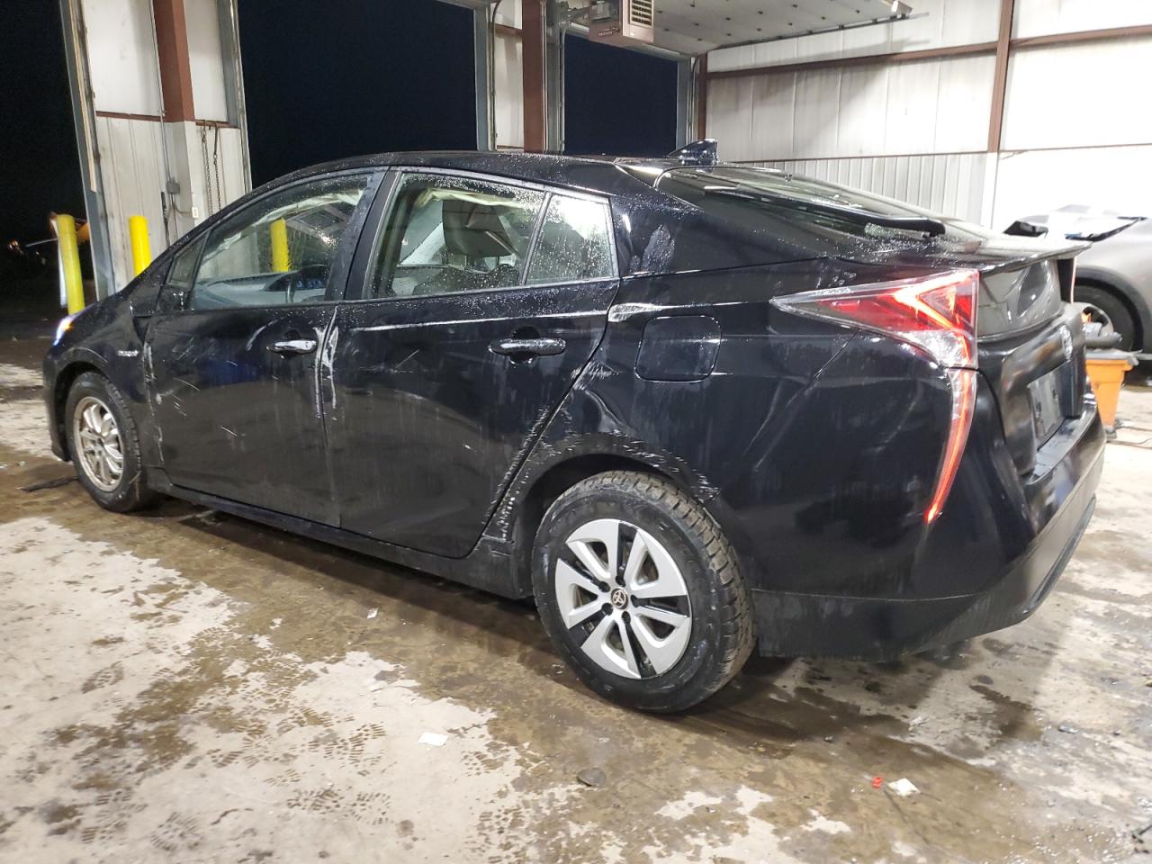 VIN JTDKARFU4G3011239 2016 TOYOTA PRIUS no.2