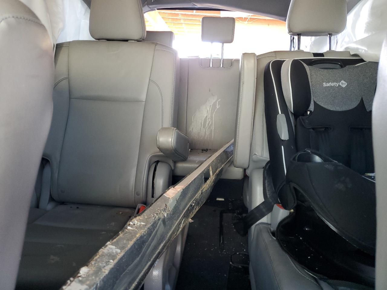 2016 Toyota Highlander - Image 10