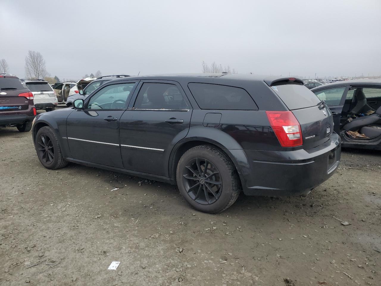 2006 Dodge Magnum - Image 2