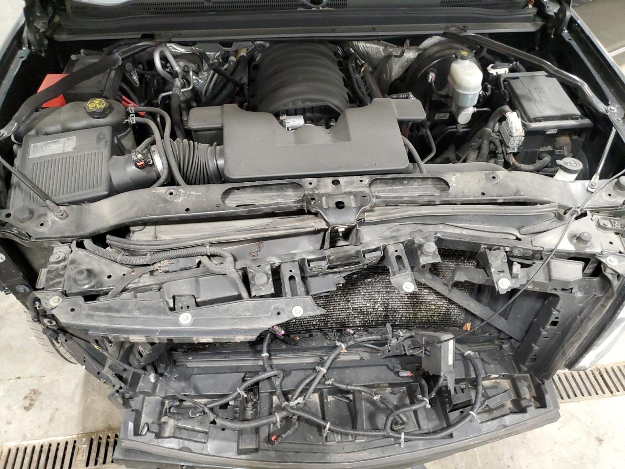 2016 Chevrolet Suburban - Image 12