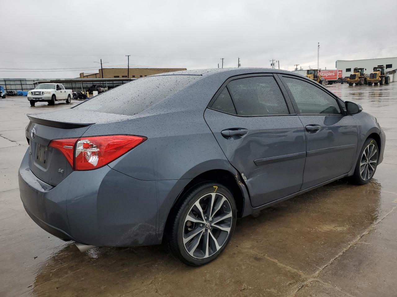 VIN 5YFBURHE5HP577464 2017 TOYOTA COROLLA no.3