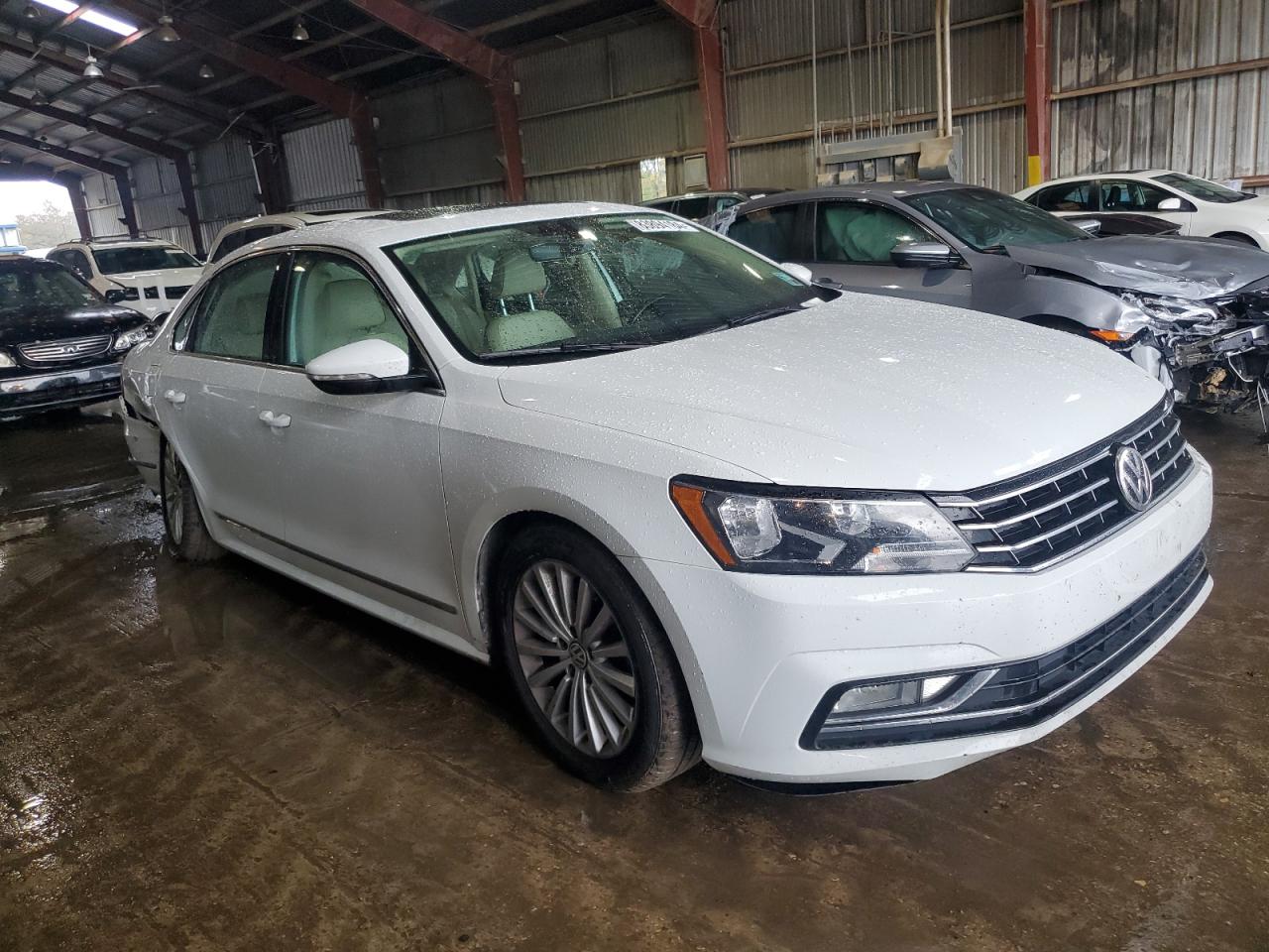 VIN 1VWBS7A3XGC049314 2016 VOLKSWAGEN PASSAT no.4