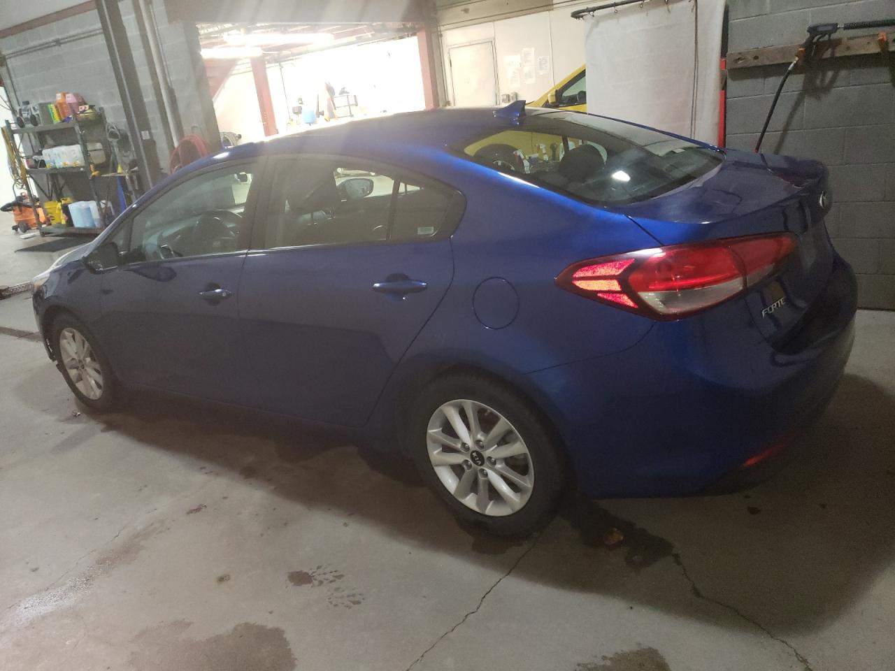 VIN 3KPFL4A76HE009275 2017 KIA FORTE no.2