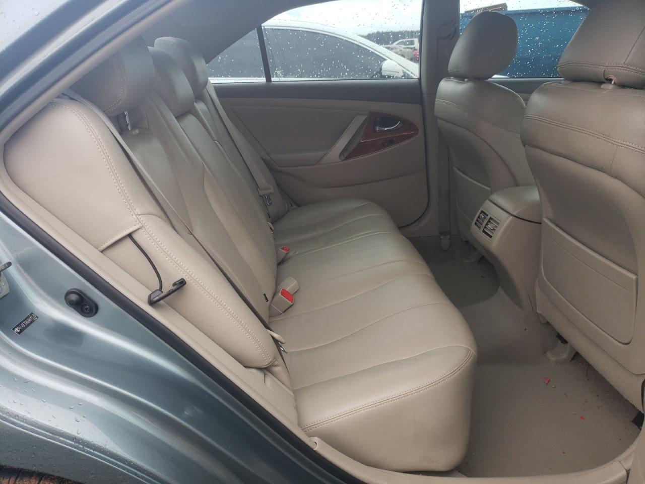 2010 Toyota Camry - Image 10