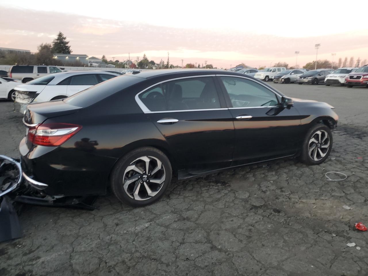 1HGCR2F8XHA094388 HONDA ACCORD 2017
