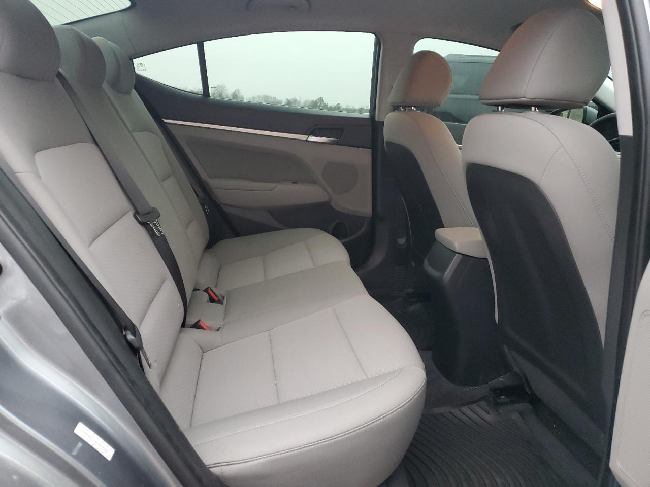 2019 Hyundai Elantra - Image 10