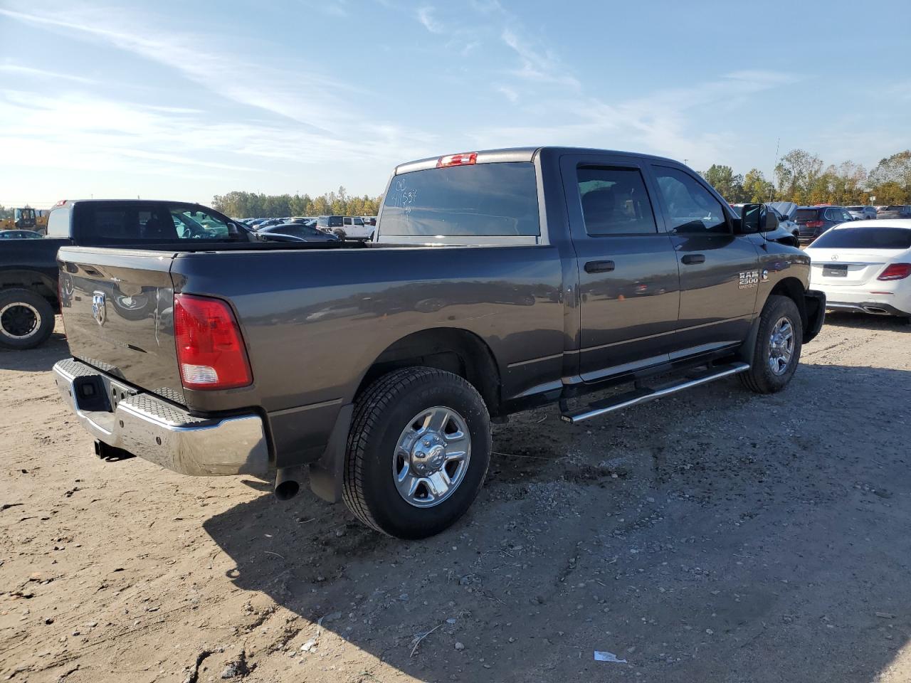 VIN 3C6UR4CL8GG247025 2016 RAM All Models no.3