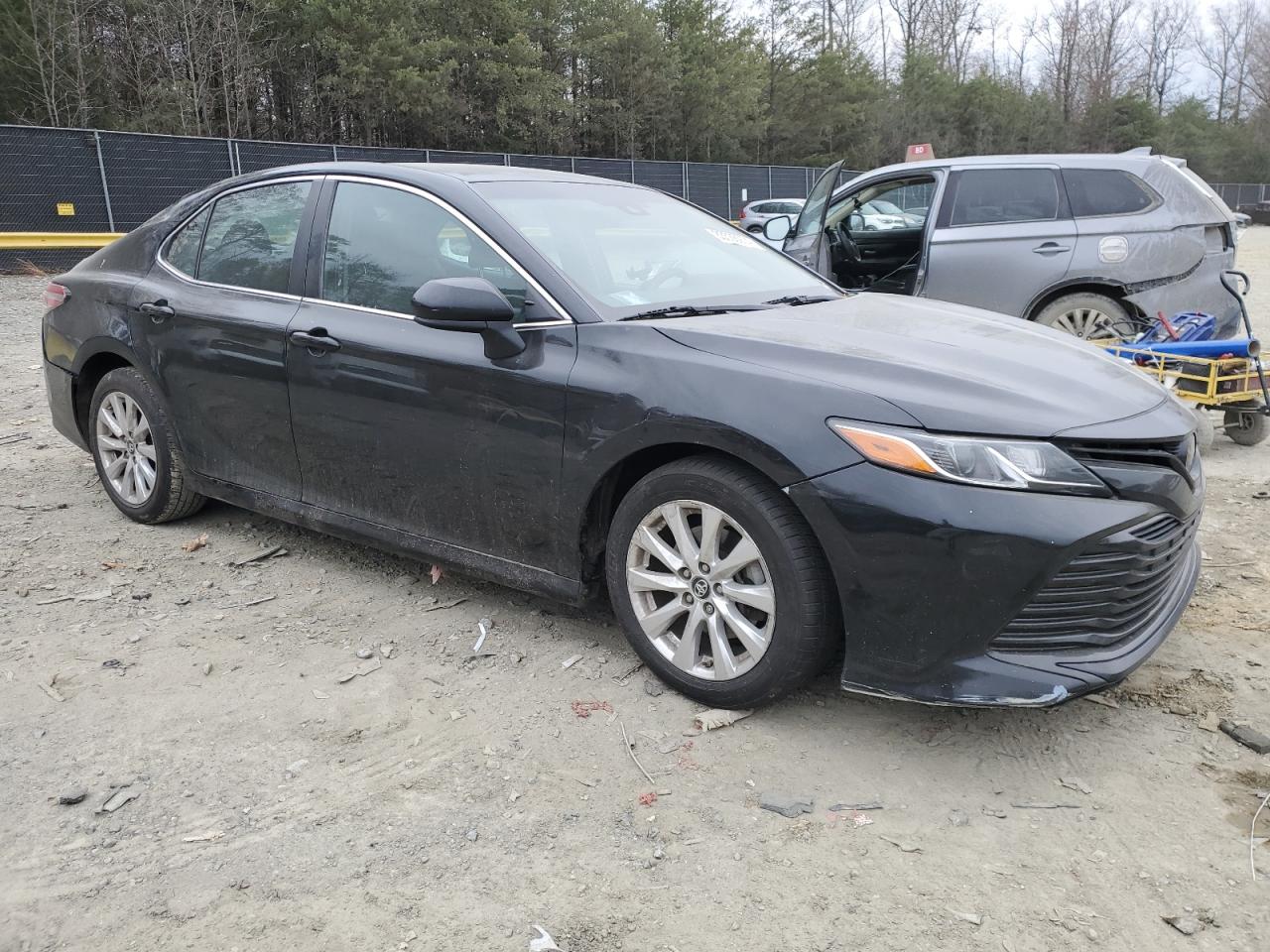 4T1B11HK3JU620946 TOYOTA CAMRY 2018