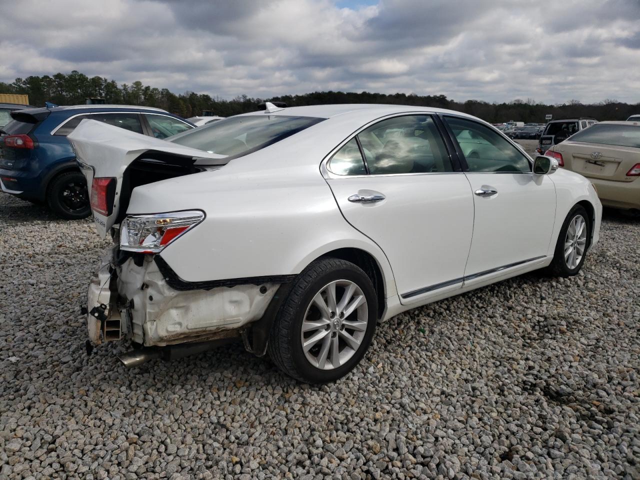 2011 Lexus ES - Image 3