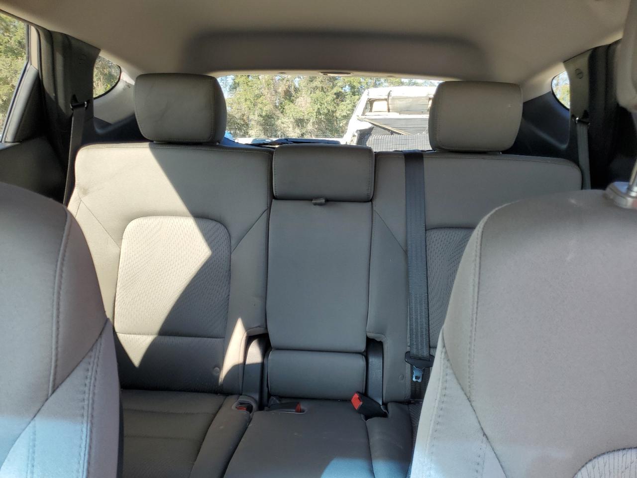 2014 Hyundai Santa Fe - Image 10