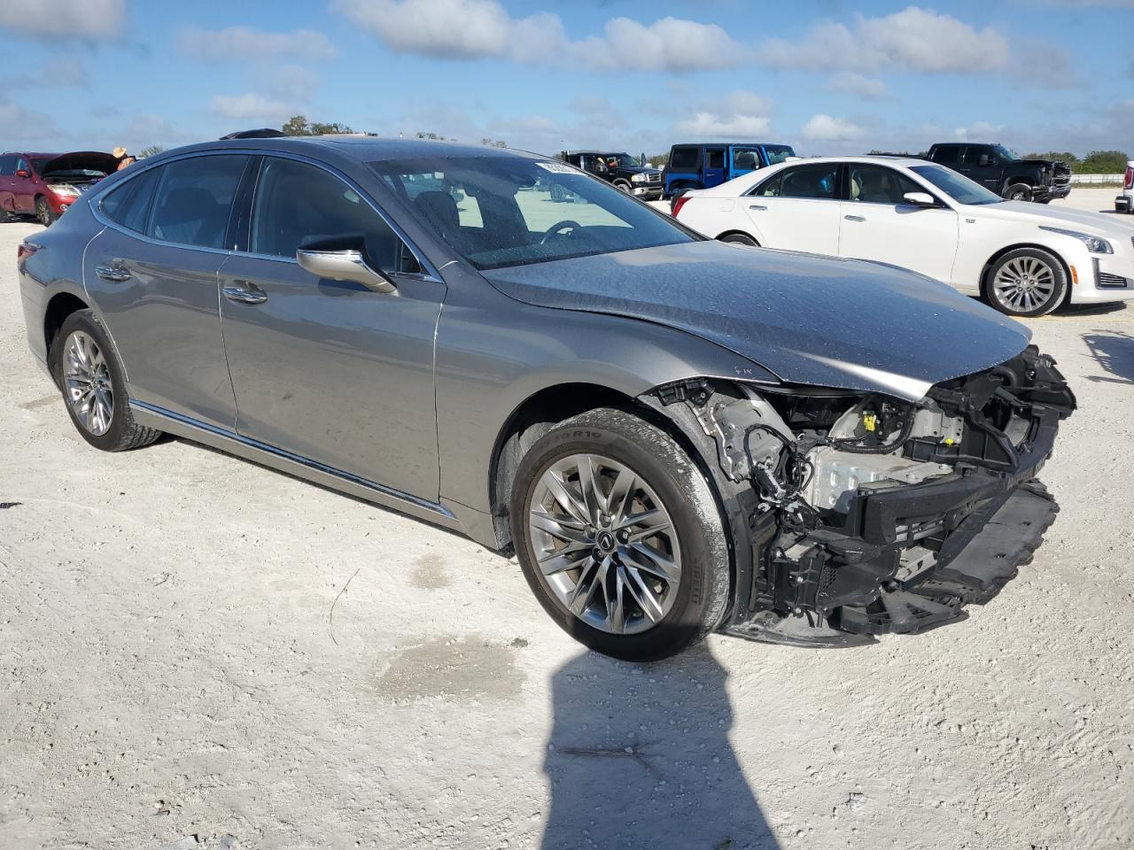 VIN JTHB51FF4J5001005 2018 LEXUS LS500 no.4