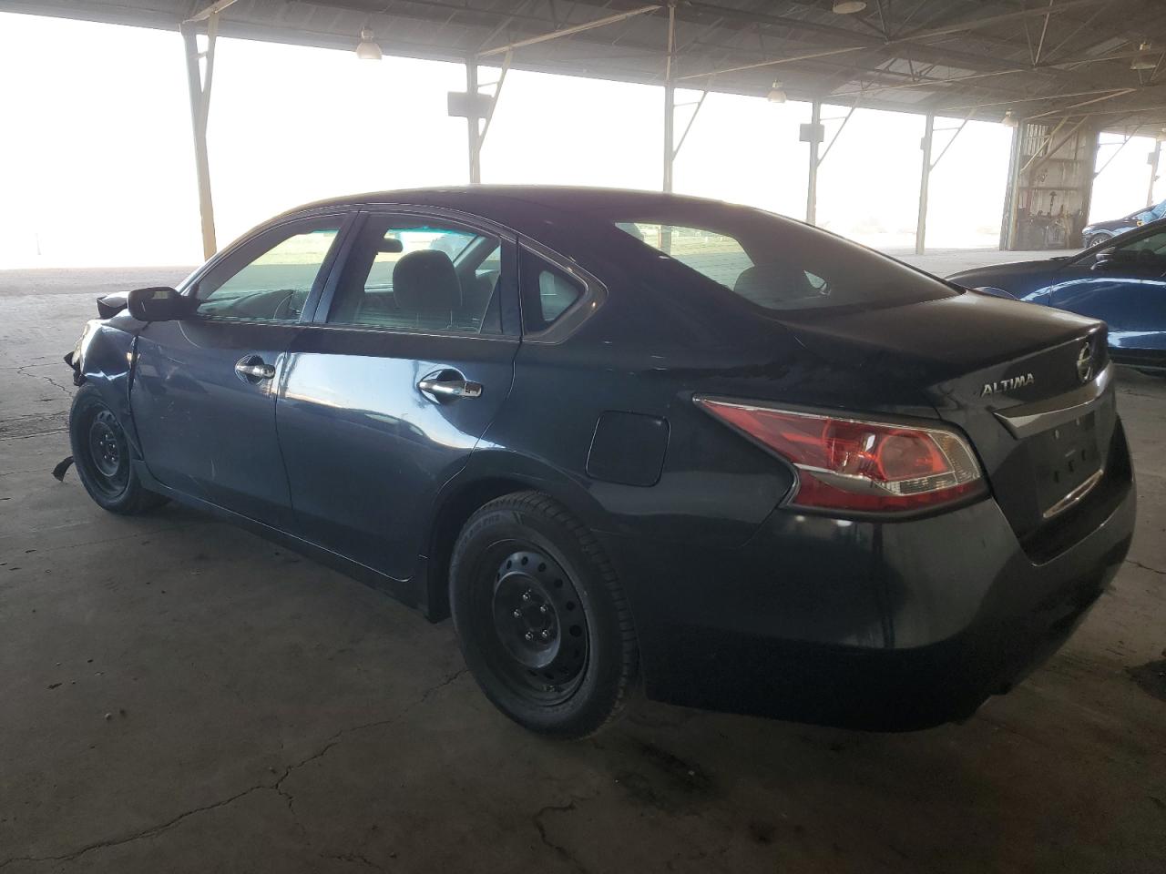 2015 Nissan Altima - Image 2