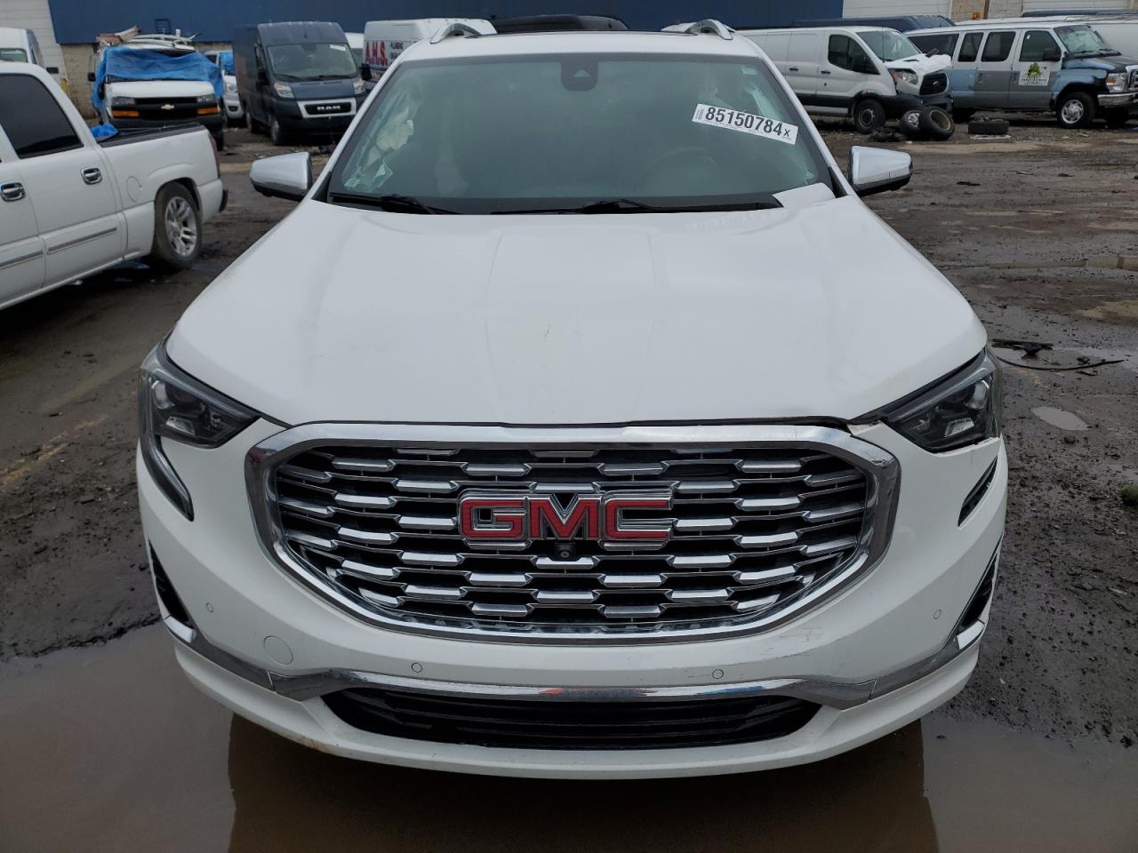 2019 GMC Terrain - Image 5