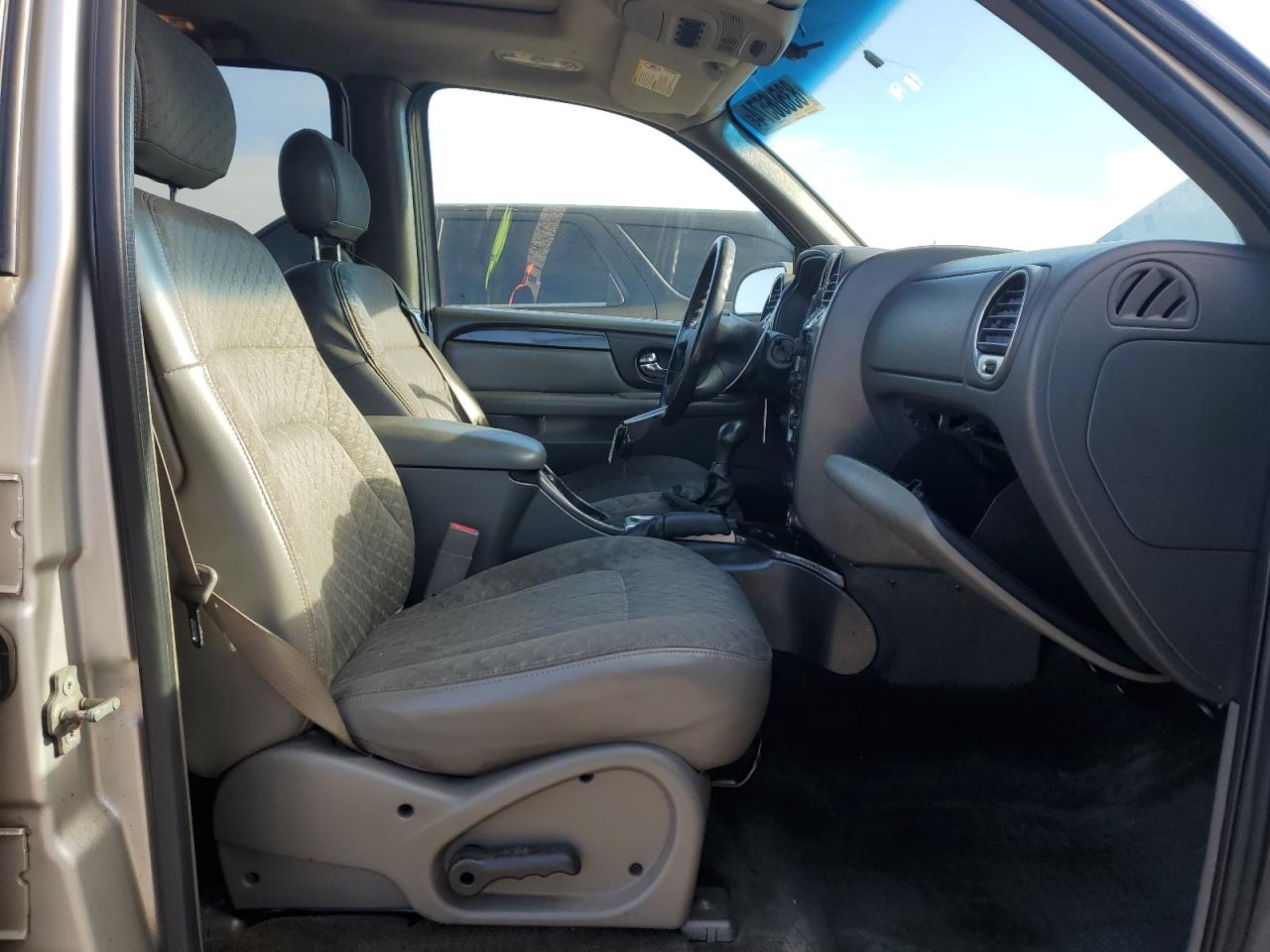 2004 GMC Envoy - Image 7