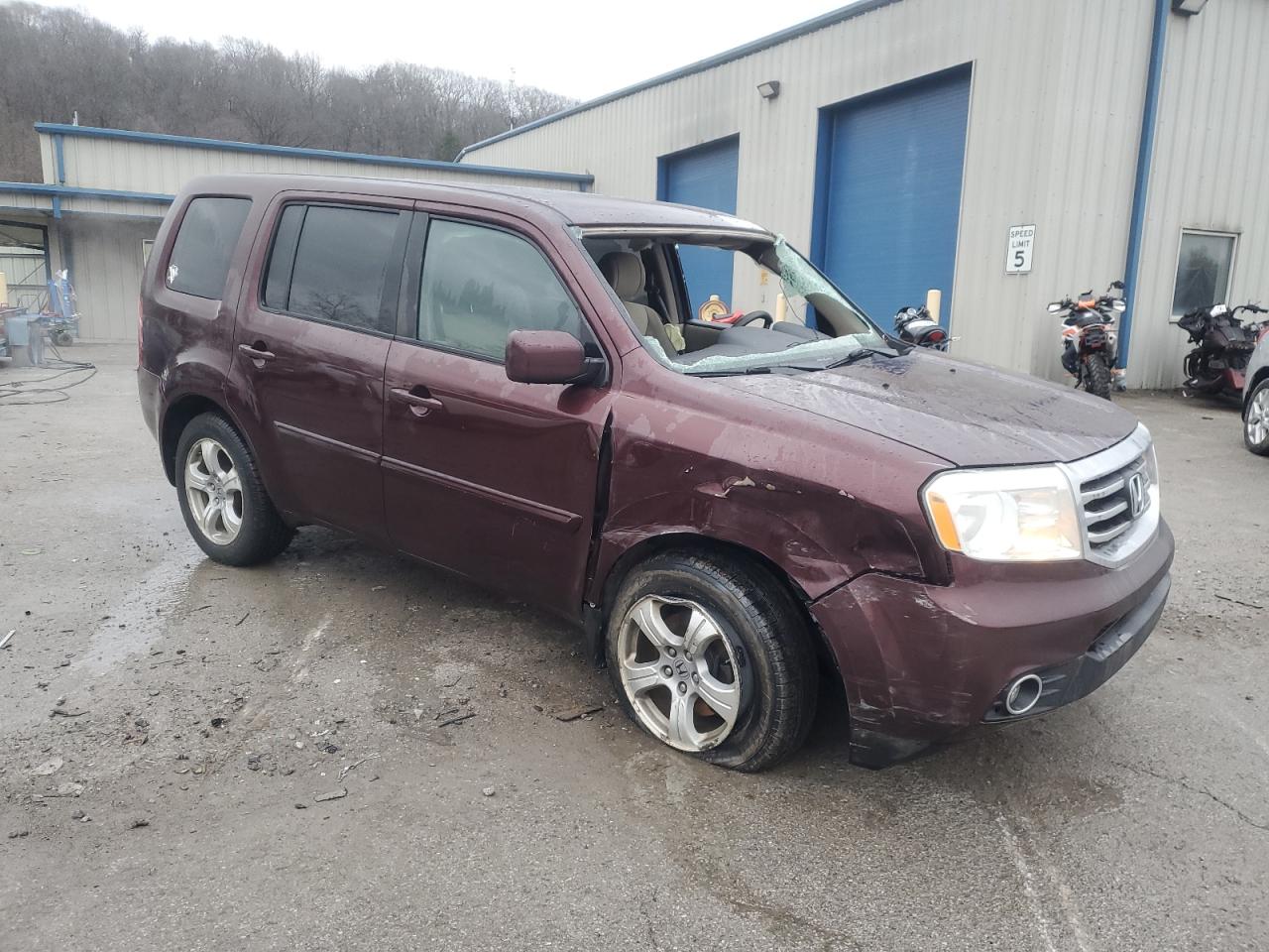 VIN 5FNYF4H4XFB049409 2015 HONDA PILOT no.4