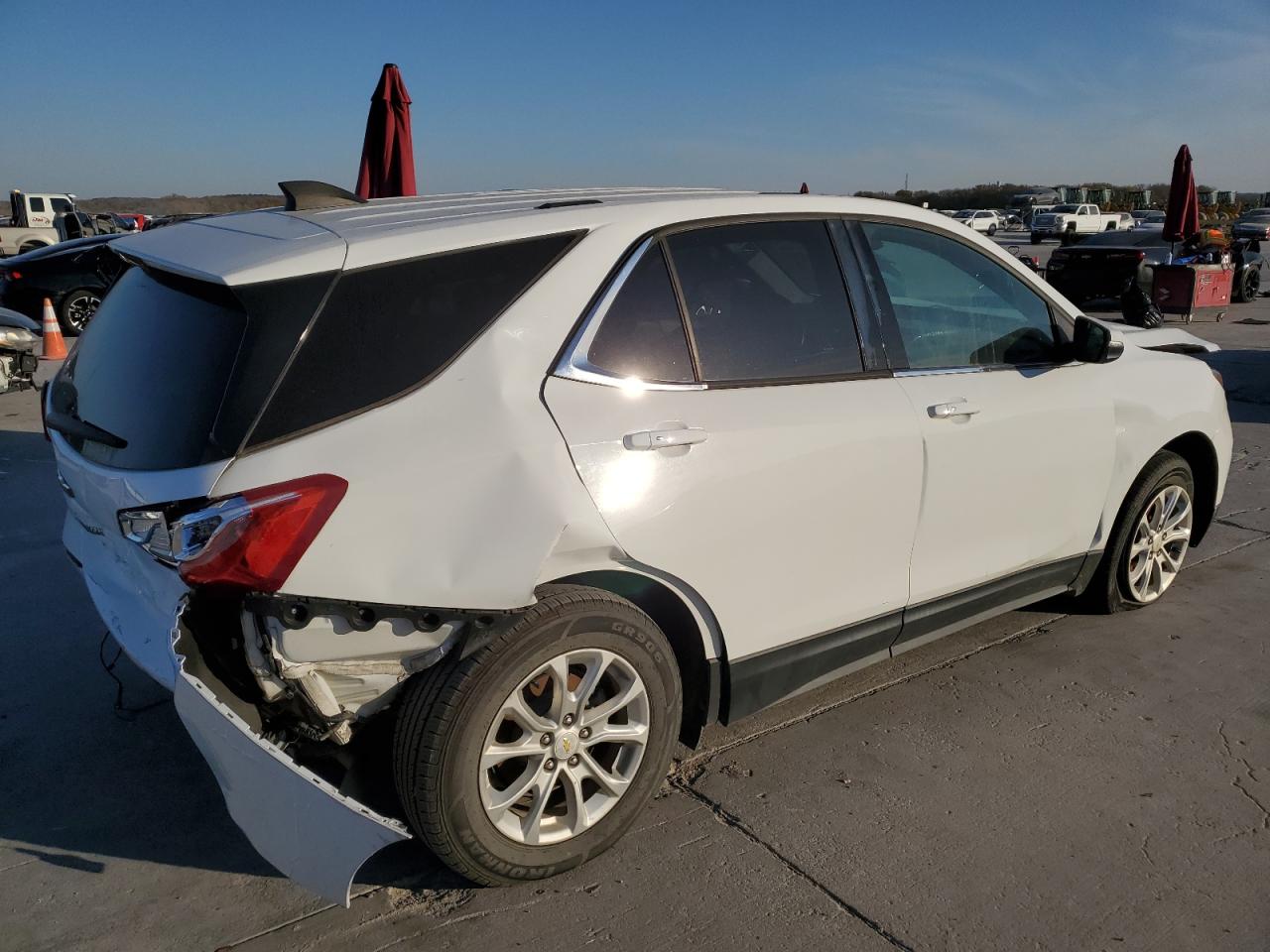 VIN 2GNAXSEVXJ6237756 2018 CHEVROLET EQUINOX no.3