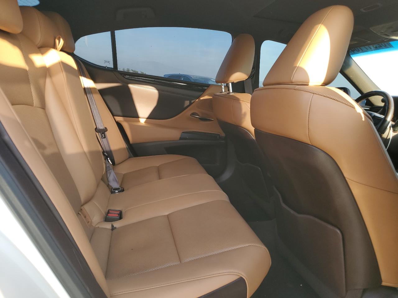 2020 Lexus ES - Image 10