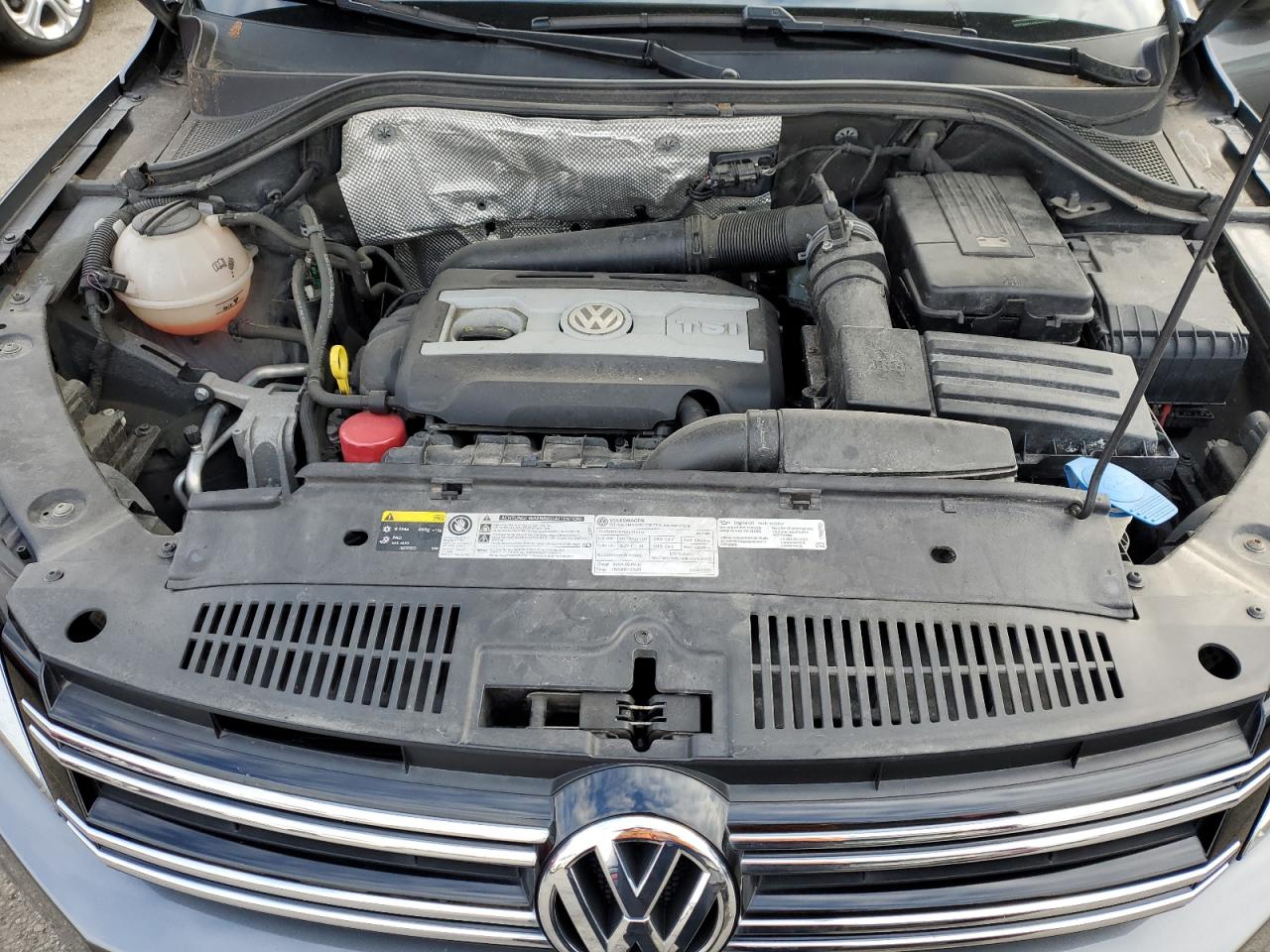 2017 Volkswagen Tiguan S VIN: WVGAV7AX7HK035768 Lot: 83084894
