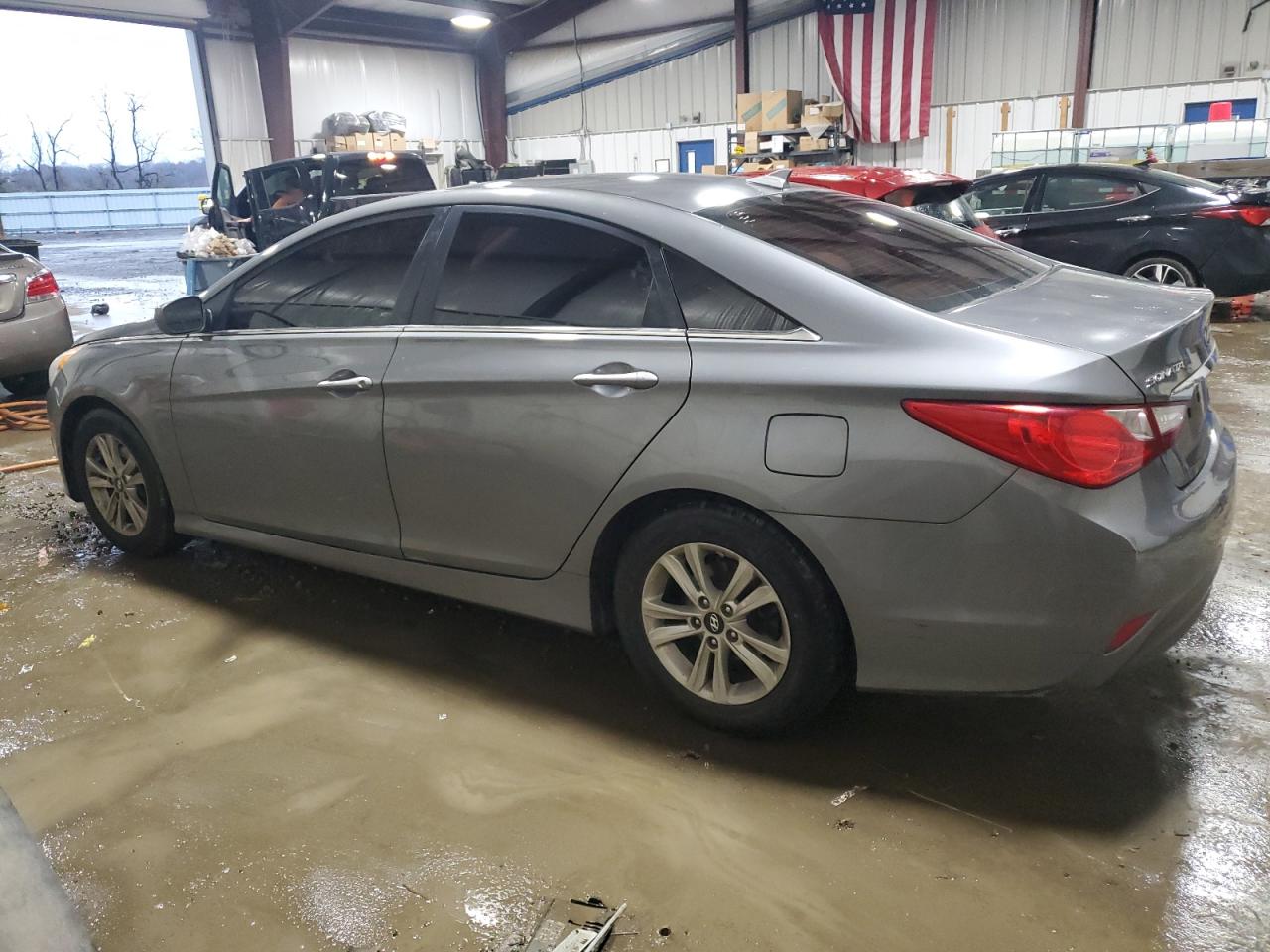2014 Hyundai Sonata - Image 2