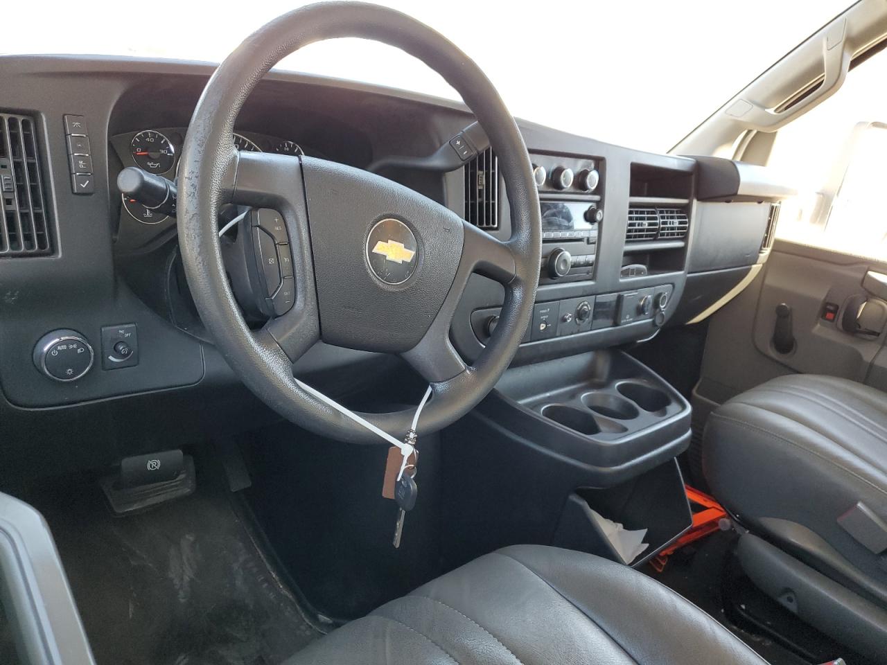 2018 Chevrolet Express - Image 8