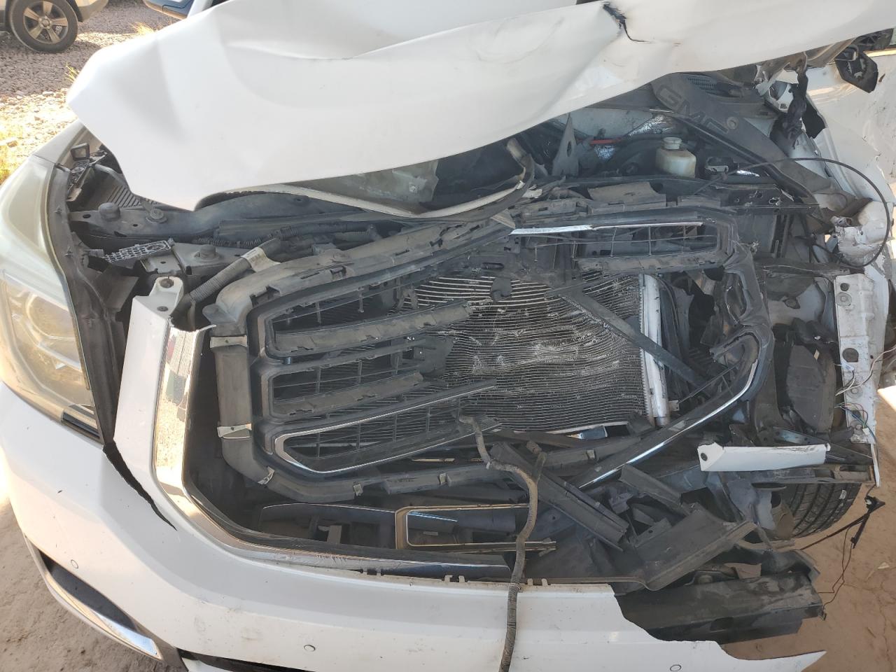 2016 GMC Yukon - Image 12