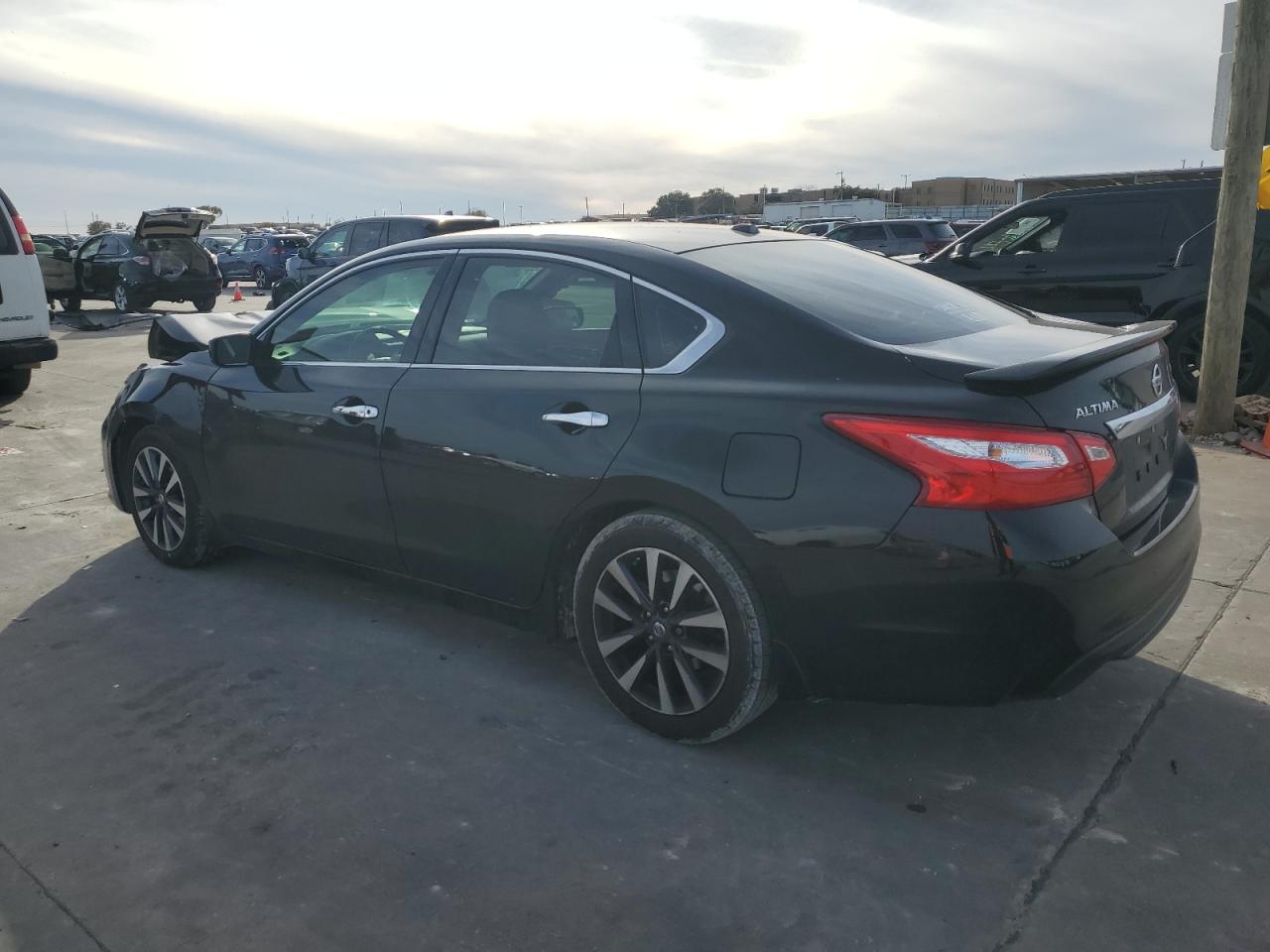 VIN 1N4AL3AP8HC167022 2017 NISSAN ALTIMA no.2