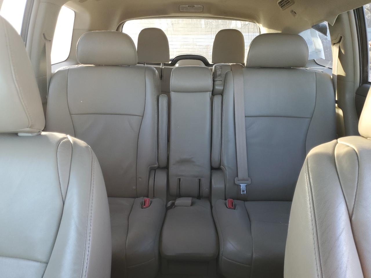 2010 Toyota Highlander - Image 10
