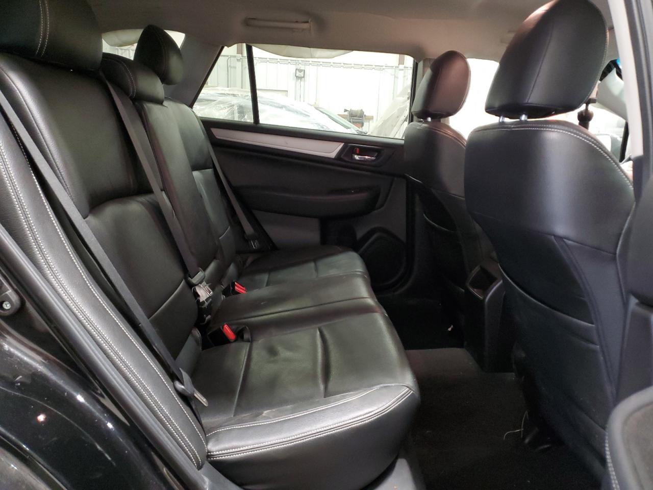 2015 Subaru Outback - Image 11