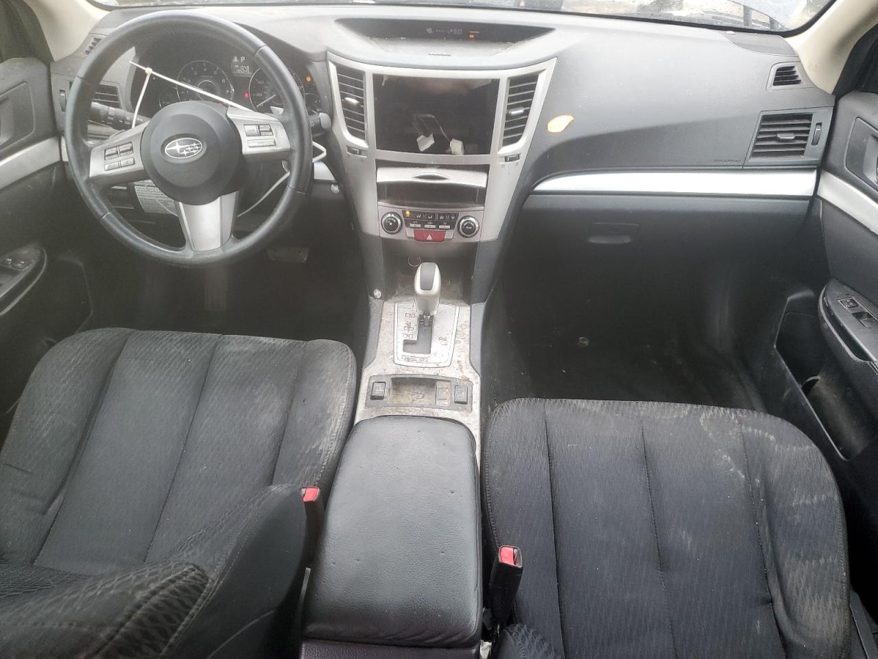 2010 Subaru Outback - Image 8