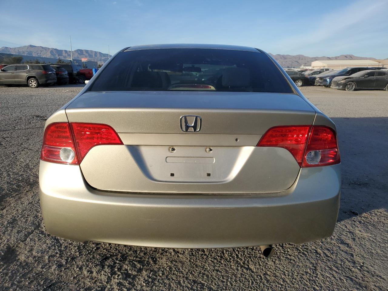 2008 Honda Civic Lx VIN: 1HGFA155X8L071526 Lot: 84570684