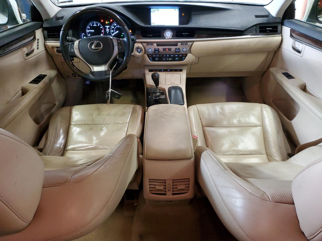 2015 Lexus ES - Image 8