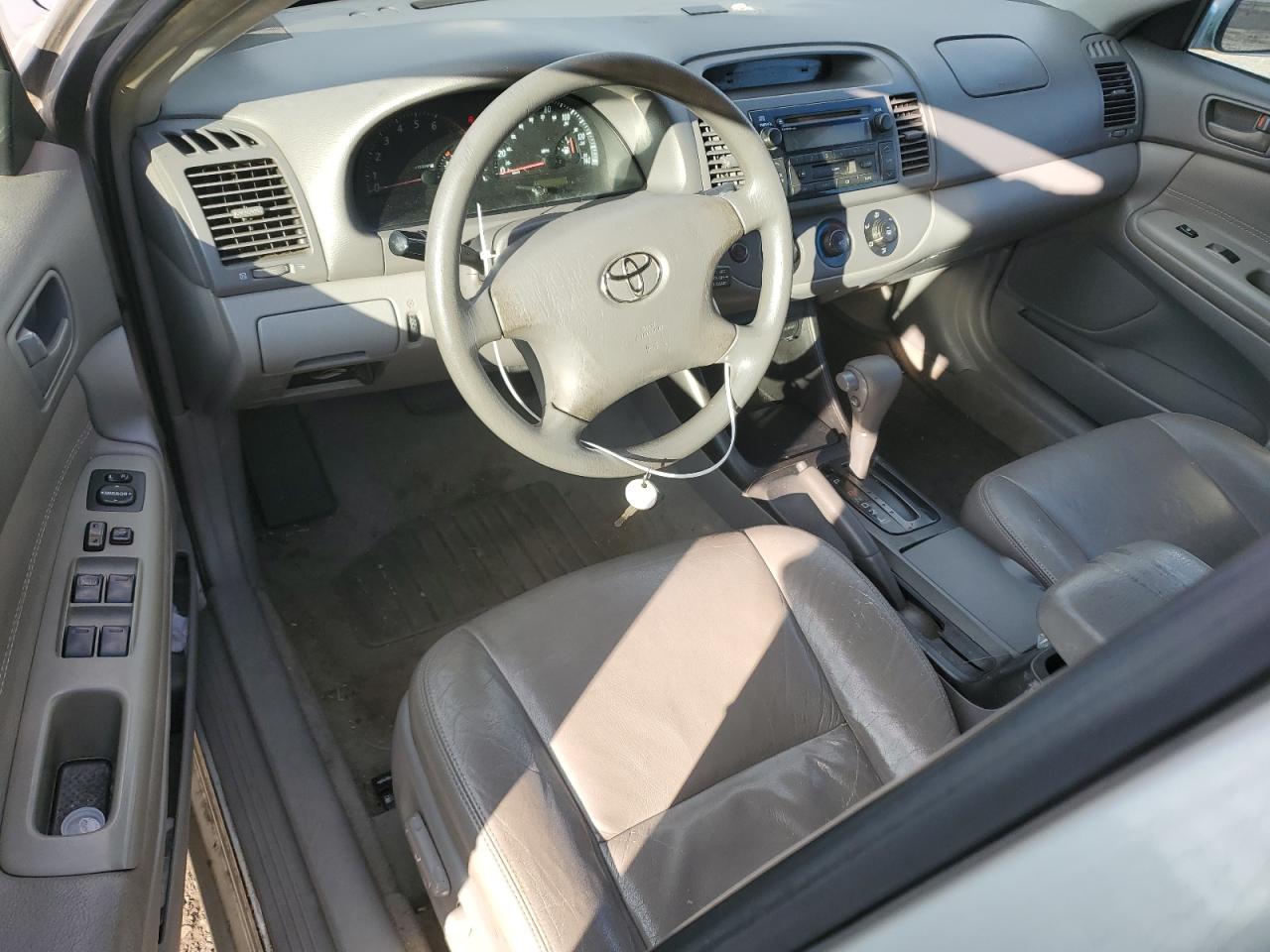 2004 Toyota Camry - Image 8