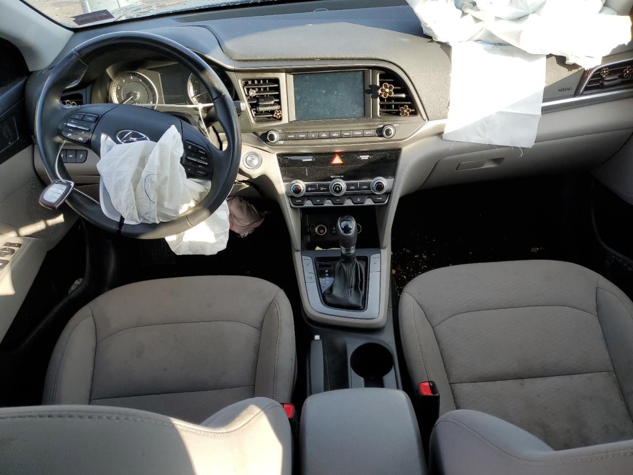 2020 Hyundai Elantra - Image 8