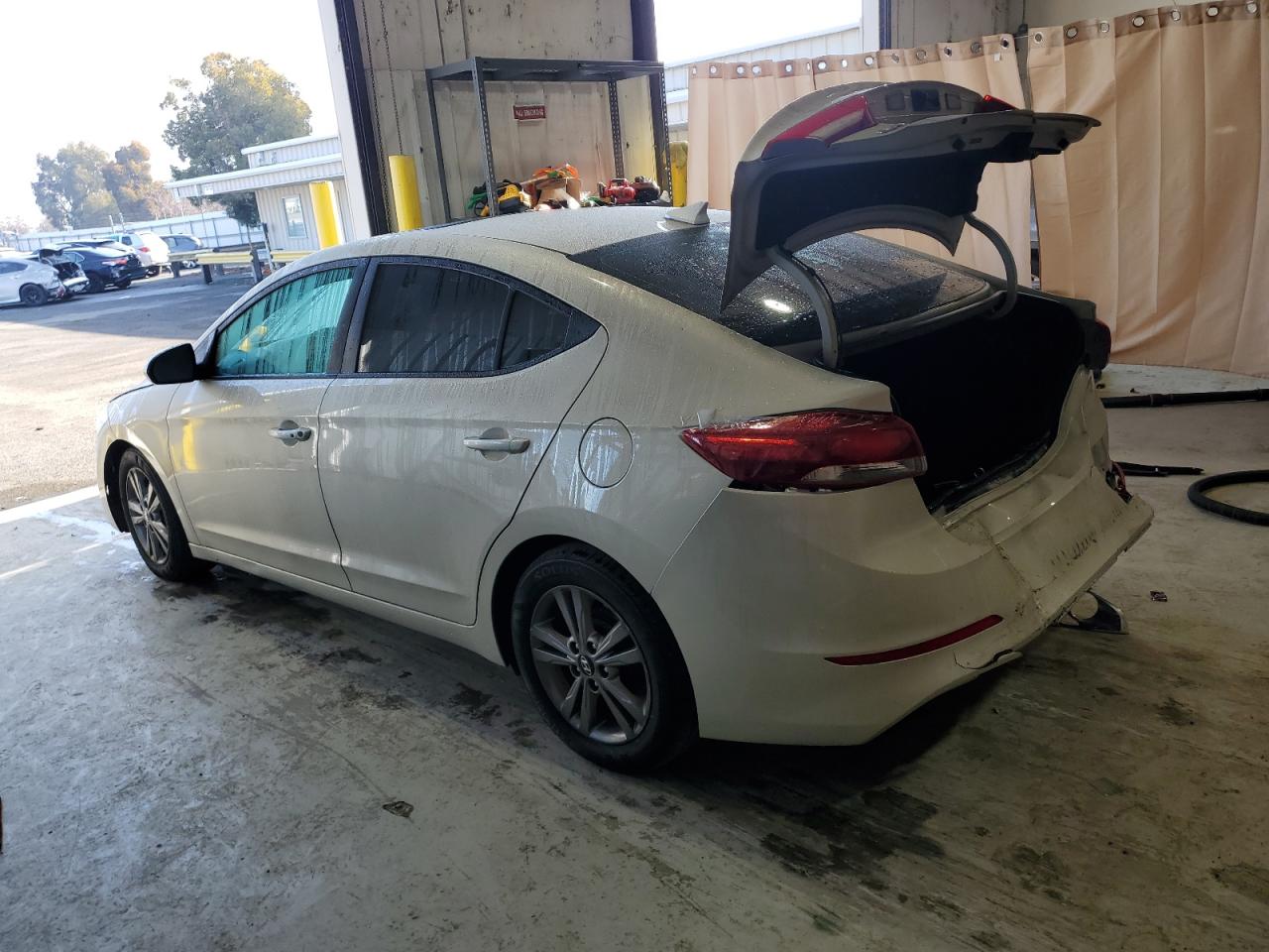 2017 Hyundai Elantra - Image 2